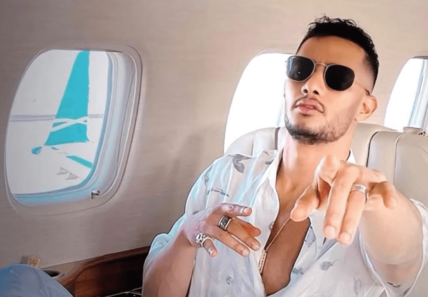 محمد رمضان يشوّق جمهوره !