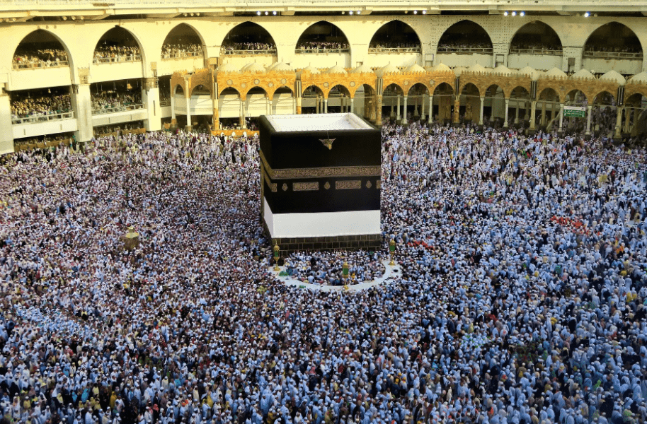 لماذا نطوف حول الكعبة وهي حجر ؟